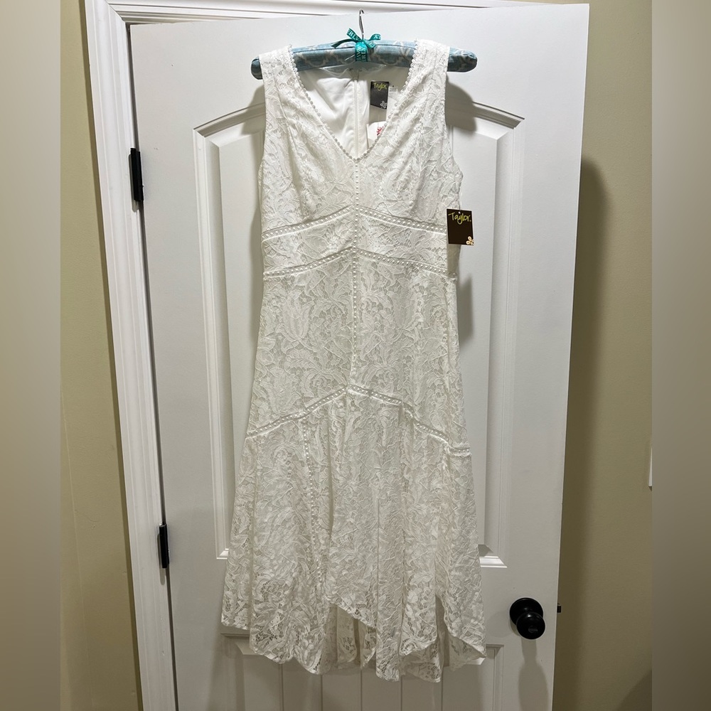 NWT Taylor dress size 6 handkerchief hem MIDI white mixed lace